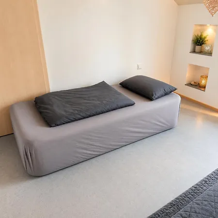 Schoene Helle Dachwohnung In Fuer 2-4 Апартаменты *