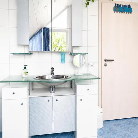 Schoene Helle Dachwohnung In Fuer 2-4 * Hohenfurch